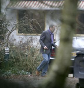 01-02-2006 SHOWBIZZ: ROB DE NIJS EVEN TERUG BIJ BELINDA IN BOSCH EN DUIN. Rob de Nijs kwam zoon Yoshi even ophalen voor een paar dagen logeren bij Rob thuis op de veluwe.
foto: Albert den Iseger.