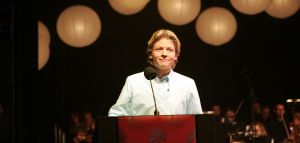 09-02-2006 SHOWBIZZ; GOUDEN EN ZILVEREN HARPEN EN EXPORTPRIJS UITGEREIKT. De Zilveren Harpen 2005 werden uitgereikt aan het hiphopduo Pete Philly en Perquisite de Limburgse Stevie Ann en de 16-jarige zanger Thomas Berge. De Gouden Harpen gingen naar Brigitte Kaandorp, Ferry Maat en Geus Meeuwis. De exportprijs ging naar Within Temptation.
foto: Albert den Iseger.