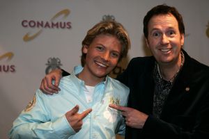09-02-2006 SHOWBIZZ; GOUDEN EN ZILVEREN HARPEN EN EXPORTPRIJS UITGEREIKT. De Zilveren Harpen 2005 werden uitgereikt aan het hiphopduo Pete Philly en Perquisite de Limburgse Stevie Ann en de 16-jarige zanger Thomas Berge. De Gouden Harpen gingen naar Brigitte Kaandorp, Ferry Maat en Geus Meeuwis. De exportprijs ging naar Within Temptation.
foto: Albert den Iseger.