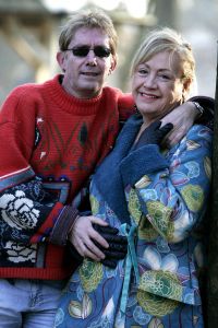 01-02-2006 SHOWBIZZ; VIOLA HOLT 24 UUR UIT HET BIG BROTHER HOTEL.Viola Holt had afgelopen weekend 24 uur vrij gekregen om met haar Peter leuke dingen te gaan doen en even een beetje bijkomen van alle ontwikkelingen in het hotel. Maar Viola ging collecteren bij haar buurtjes, vrienden,bakker,slager en supermarkt, allemaal tengoede voor de kinder huizen van Mappa Mondo. Meer omtrent de 24 uur van Viola deze week in de Prive.
foto: Albert den Iseger.