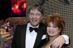 11-02-2006 SHOWBIZZ; PREMIERE ANDRE VAN DUIN SHOW 2006 IN DE RAI AMSTERDAM.
Het bleek na deze premiere dat iedereen van Andre van Duin houdt. Van de oude Kraaij tot de stand up comedian Najib Ahmali, en van Natasja Froger tot Ruud en Estelle Gullit hebben op deze premiere tranen weggepinkt van het lachen en van de ontroering. Andre van Duin_ Ron Brandsteder en Joke Bruijs hebben weer iets groots op de planken neergezet waar iedereen weer van kan genieten de eerst komende maanden.
foto: Albert den Iseger.
