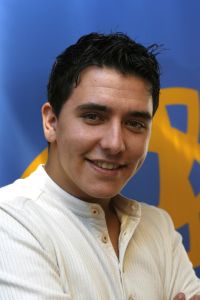 07-02-2007 SHOWBIZZ; JAN SMIT HEEFT ZICH VOOR 2 JAAR EXCLUSIEF VERBONDEN AAN DE TROS. Onderdelen van het contract zijn een nieuwe serie Gewoon Jan Smit, een reissoap, twee concertregistraties en de presentaties van de Tros muziekfeesten. Hij is wel vrij om voor andere zenders zijn nummers te promoten.
foto: Albert den Iseger