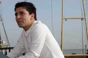 07-02-2007 SHOWBIZZ; JAN SMIT HEEFT ZICH VOOR 2 JAAR EXCLUSIEF VERBONDEN AAN DE TROS. Onderdelen van het contract zijn een nieuwe serie Gewoon Jan Smit, een reissoap, twee concertregistraties en de presentaties van de Tros muziekfeesten. Hij is wel vrij om voor andere zenders zijn nummers te promoten.
foto: Albert den Iseger