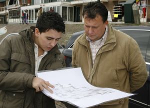 07-02-2007 SHOWBIZZ; JAN SMIT HEEFT ZICH VOOR 2 JAAR EXCLUSIEF VERBONDEN AAN DE TROS. Onderdelen van het contract zijn een nieuwe serie Gewoon Jan Smit, een reissoap, twee concertregistraties en de presentaties van de Tros muziekfeesten. Hij is wel vrij om voor andere zenders zijn nummers te promoten.
foto: Albert den Iseger