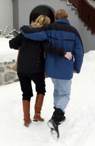 2-02-2007 KONINKLIJK HUIS: DE KONINGIN IS MET FAMILIE OP VAKANTIE IN LECH. De Koningin is samen met Prins van Oranje Willem-Alexander, Prinses Maxima,Prins Constantijn en Prins Laurentien en hun kinderen Catharina-Amalia, Alexia, Eloise, Claus-Casimir en Leonore met wintersport vakantie in het Oostenrijkse Lech. Men logeert als vanouds in het bijhuis de POFTUTFCHE van De Post 
foto: Albert den Iseger.