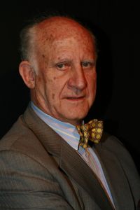 12-2-2007 SHOWBIZZ; DRENTS KNALFUIFJE VOOR KINDEREN IN SIR LANKA. Acteur Hans Langhout en Jacques d Ancona organiseerde in Party Town te Assen een knalfuif voor de kindertjes in Sir Lanka. Vele sterren waren belangenloos komen opdraven om de opbrengst te stimuleren. Tony Neef-Vera Mann-Frans Mulder-Jan Ottens-Hans Liberg-Marc-Marie Huybrechts-Mariska van Kolck-Brigitte Kaandorp en de Jantjes bezorgden de gasten een heerlijke lach. Tom Westermeijer vergrootte de opbrengst van 70.000 euro royaal tot een ton. De gasten klapten hun handen blauw om dit gulle gebaar.Ere gasten  Mies Bouman en Anne-Wil Blankers genoten met hun partners van een echt Drents avondje. Op de after party verzorgde Guus Meeuwis een spetterend optreden, daarna werden de Audi s de Rolls Royce en de Bentleys gestart voor een lange reis naar huis.
foto: Albert den Iseger.