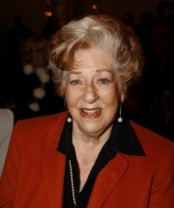 

26-01-2007 SHOWBIZZ: ELLEN VOGEL KRIJGT EERSTE BOEK UITGEREIKT OVER HAAR LEVEN; Dit boek is een eerbetoon aan een van de grootste Nederlandse actrices van na de Tweede Wereldoorlog Ellen Vogel.
foto: Albert den Iseger