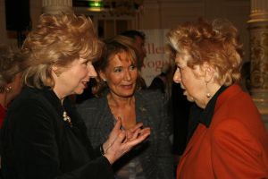 26-01-2007 SHOWBIZZ: ELLEN VOGEL KRIJGT EERSTE BOEK UITGEREIKT OVER HAAR LEVEN; Dit boek is een eerbetoon aan een van de grootste Nederlandse actrices van na de Tweede Wereldoorlog Ellen Vogel.
foto: Albert den Iseger
