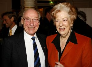 26-01-2007 SHOWBIZZ: ELLEN VOGEL KRIJGT EERSTE BOEK UITGEREIKT OVER HAAR LEVEN; Dit boek is een eerbetoon aan een van de grootste Nederlandse actrices van na de Tweede Wereldoorlog Ellen Vogel.
foto: Albert den Iseger