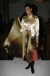 01-02-2007 SHOWBIZZ; ERNY VAN REIJMERSDAL PRESENTEERDE NIEUWE COLLECTIE BAROK MET SEKS. Dat was een van de uitspraken van Erny zelf, maar het was echt anders de Westerkerk en zijn 700 bezoekers genoten van de heerlijke oprechte mode van Erny. Prachtige sexy mode sierde de witte catwalk en de modellen, het was echt allemaal een maatje meer, geen broodmagere modellen meer bij Erny. Vele bekenden genoten van een prachtige modeshow en na afloop van een goed glas champagne. Fred Brouwer de financieele man achter Erny gaat in een nog sneller tempo heel Nederland voorzien van Erny van Reijmersdal winkels. 
foto: Albert den Iseger.