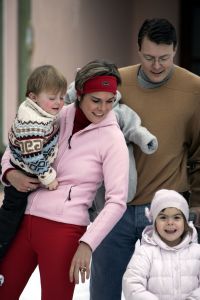 2-02-2007 KONINKLIJK HUIS: DE KONINGIN IS MET FAMILIE OP VAKANTIE IN LECH. De Koningin is samen met Prins van Oranje Willem-Alexander, Prinses Maxima,Prins Constantijn en Prins Laurentien en hun kinderen Catharina-Amalia, Alexia, Eloise, Claus-Casimir en Leonore met wintersport vakantie in het Oostenrijkse Lech. Men logeert als vanouds in het bijhuis de POFTUTFCHE van De Post 
foto: Albert den Iseger.