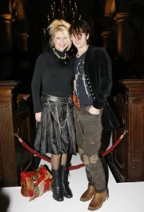 01-02-2007 SHOWBIZZ; ERNY VAN REIJMERSDAL PRESENTEERDE NIEUWE COLLECTIE BAROK MET SEKS. Dat was een van de uitspraken van Erny zelf, maar het was echt anders de Westerkerk en zijn 700 bezoekers genoten van de heerlijke oprechte mode van Erny. Prachtige sexy mode sierde de witte catwalk en de modellen, het was echt allemaal een maatje meer, geen broodmagere modellen meer bij Erny. Vele bekenden genoten van een prachtige modeshow en na afloop van een goed glas champagne. Fred Brouwer de financieele man achter Erny gaat in een nog sneller tempo heel Nederland voorzien van Erny van Reijmersdal winkels. 
foto: Albert den Iseger.