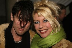 01-02-2007 SHOWBIZZ; ERNY VAN REIJMERSDAL PRESENTEERDE NIEUWE COLLECTIE BAROK MET SEKS. Dat was een van de uitspraken van Erny zelf, maar het was echt anders de Westerkerk en zijn 700 bezoekers genoten van de heerlijke oprechte mode van Erny. Prachtige sexy mode sierde de witte catwalk en de modellen, het was echt allemaal een maatje meer, geen broodmagere modellen meer bij Erny. Vele bekenden genoten van een prachtige modeshow en na afloop van een goed glas champagne. Fred Brouwer de financieele man achter Erny gaat in een nog sneller tempo heel Nederland voorzien van Erny van Reijmersdal winkels. 
foto: Albert den Iseger.