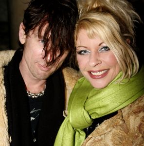 01-02-2007 SHOWBIZZ; ERNY VAN REIJMERSDAL PRESENTEERDE NIEUWE COLLECTIE BAROK MET SEKS. Dat was een van de uitspraken van Erny zelf, maar het was echt anders de Westerkerk en zijn 700 bezoekers genoten van de heerlijke oprechte mode van Erny. Prachtige sexy mode sierde de witte catwalk en de modellen, het was echt allemaal een maatje meer, geen broodmagere modellen meer bij Erny. Vele bekenden genoten van een prachtige modeshow en na afloop van een goed glas champagne. Fred Brouwer de financieele man achter Erny gaat in een nog sneller tempo heel Nederland voorzien van Erny van Reijmersdal winkels. 
foto: Albert den Iseger.