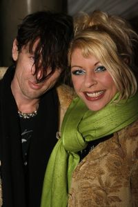 01-02-2007 SHOWBIZZ; ERNY VAN REIJMERSDAL PRESENTEERDE NIEUWE COLLECTIE BAROK MET SEKS. Dat was een van de uitspraken van Erny zelf, maar het was echt anders de Westerkerk en zijn 700 bezoekers genoten van de heerlijke oprechte mode van Erny. Prachtige sexy mode sierde de witte catwalk en de modellen, het was echt allemaal een maatje meer, geen broodmagere modellen meer bij Erny. Vele bekenden genoten van een prachtige modeshow en na afloop van een goed glas champagne. Fred Brouwer de financieele man achter Erny gaat in een nog sneller tempo heel Nederland voorzien van Erny van Reijmersdal winkels. 
foto: Albert den Iseger.