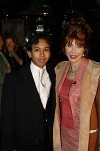 07-02-2007 SHOWBIZZ; PREMIERE VAN MAGISCHE FILM THE PRESTIGE IN ZEIST.Veel gasten waren niet op komen draven bij deze premiere wel de gehele familie Kazan- Sita-Marijke Helwegen en het gelukkige echtpaar Peter en Elisabeth Timoteef.
foto: Albert den Iseger
