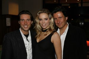 07-02-2007 SHOWBIZZ; PREMIERE VAN MAGISCHE FILM THE PRESTIGE IN ZEIST.Veel gasten waren niet op komen draven bij deze premiere wel de gehele familie Kazan- Sita-Marijke Helwegen en het gelukkige echtpaar Peter en Elisabeth Timoteef.
foto: Albert den Iseger