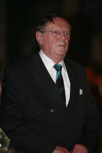 12-2-2007 SHOWBIZZ; DRENTS KNALFUIFJE VOOR KINDEREN IN SIR LANKA. Acteur Hans Langhout en Jacques d Ancona organiseerde in Party Town te Assen een knalfuif voor de kindertjes in Sir Lanka. Vele sterren waren belangenloos komen opdraven om de opbrengst te stimuleren. Tony Neef-Vera Mann-Frans Mulder-Jan Ottens-Hans Liberg-Marc-Marie Huybrechts-Mariska van Kolck-Brigitte Kaandorp en de Jantjes bezorgden de gasten een heerlijke lach. Tom Westermeijer vergrootte de opbrengst van 70.000 euro royaal tot een ton. De gasten klapten hun handen blauw om dit gulle gebaar.Ere gasten  Mies Bouman en Anne-Wil Blankers genoten met hun partners van een echt Drents avondje. Op de after party verzorgde Guus Meeuwis een spetterend optreden, daarna werden de Audi s de Rolls Royce en de Bentleys gestart voor een lange reis naar huis.
foto: Albert den Iseger.