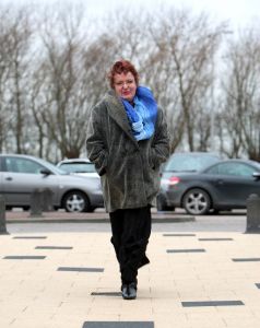 21-02-2008 SHOWBIZZ; ASTRID NIJGH KREEG MOEDERSCHAP DANKZIJ ANONIEME DONOR.
Omdat haar vriendin het zo wilde hield Astrid Nijgh haar donorzoon Jelmer jarenlang buiten de schijnwerpers.Maar na de liefdesbreuk werd het hele leven anders. Deze week het hele verhaal van Astrid Nijgh en haar zoon Jelmer opgetekend door Barbara Plugge in uw weekblad Prive.
foto: Albert den Iseger.