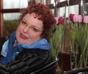21-02-2008 SHOWBIZZ; ASTRID NIJGH KREEG MOEDERSCHAP DANKZIJ ANONIEME DONOR.
Omdat haar vriendin het zo wilde hield Astrid Nijgh haar donorzoon Jelmer jarenlang buiten de schijnwerpers.Maar na de liefdesbreuk werd het hele leven anders. Deze week het hele verhaal van Astrid Nijgh en haar zoon Jelmer opgetekend door Barbara Plugge in uw weekblad Prive.
foto: Albert den Iseger.