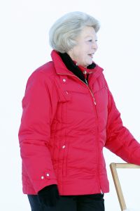 13-02-2008 KONINKLIJK HUIS;  KONINKLIJKE FAMILIE OP WINTERSPORTVAKANTIE IN LECH.
Koningin Beatrix - Prins Willem Alexander - Prinses Maxima met hun kinderen Amalia-Alexia en Ariane en Prins Constantijn met Prinses Laurentien met hun kinderen Eloise-Claus Casimir en Leonore zijn op wintersport vakantie in het prachtige Lech. Alexander en Maxima met hun kinderen verbleven in een gehuurde villa en Koningin Beatrix met Constantijn en Laurentien en de kinderen in hotel Post waar zij al vele jaren de naast gelegen villa huren.
foto: Albert den Iseger.