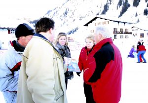 13-02-2008 KONINKLIJK HUIS;  KONINKLIJKE FAMILIE OP WINTERSPORTVAKANTIE IN LECH.
Koningin Beatrix - Prins Willem Alexander - Prinses Maxima met hun kinderen Amalia-Alexia en Ariane en Prins Constantijn met Prinses Laurentien met hun kinderen Eloise-Claus Casimir en Leonore zijn op wintersport vakantie in het prachtige Lech. Alexander en Maxima met hun kinderen verbleven in een gehuurde villa en Koningin Beatrix met Constantijn en Laurentien en de kinderen in hotel Post waar zij al vele jaren de naast gelegen villa huren.
foto: Albert den Iseger.