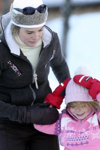 13-02-2008 KONINKLIJK HUIS;  KONINKLIJKE FAMILIE OP WINTERSPORTVAKANTIE IN LECH.
Koningin Beatrix - Prins Willem Alexander - Prinses Maxima met hun kinderen Amalia-Alexia en Ariane en Prins Constantijn met Prinses Laurentien met hun kinderen Eloise-Claus Casimir en Leonore zijn op wintersport vakantie in het prachtige Lech. Alexander en Maxima met hun kinderen verbleven in een gehuurde villa en Koningin Beatrix met Constantijn en Laurentien en de kinderen in hotel Post waar zij al vele jaren de naast gelegen villa huren.
foto: Albert den Iseger.