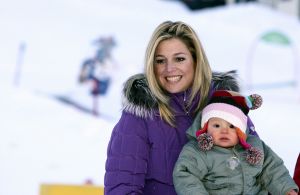 13-02-2008 KONINKLIJK HUIS;  KONINKLIJKE FAMILIE OP WINTERSPORTVAKANTIE IN LECH.
Koningin Beatrix - Prins Willem Alexander - Prinses Maxima met hun kinderen Amalia-Alexia en Ariane en Prins Constantijn met Prinses Laurentien met hun kinderen Eloise-Claus Casimir en Leonore zijn op wintersport vakantie in het prachtige Lech. Alexander en Maxima met hun kinderen verbleven in een gehuurde villa en Koningin Beatrix met Constantijn en Laurentien en de kinderen in hotel Post waar zij al vele jaren de naast gelegen villa huren.
foto: Albert den Iseger.