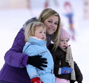 13-02-2008 KONINKLIJK HUIS;  KONINKLIJKE FAMILIE OP WINTERSPORTVAKANTIE IN LECH.
Koningin Beatrix - Prins Willem Alexander - Prinses Maxima met hun kinderen Amalia-Alexia en Ariane en Prins Constantijn met Prinses Laurentien met hun kinderen Eloise-Claus Casimir en Leonore zijn op wintersport vakantie in het prachtige Lech. Alexander en Maxima met hun kinderen verbleven in een gehuurde villa en Koningin Beatrix met Constantijn en Laurentien en de kinderen in hotel Post waar zij al vele jaren de naast gelegen villa huren.
foto: Albert den Iseger.