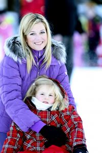 13-02-2008 KONINKLIJK HUIS;  KONINKLIJKE FAMILIE OP WINTERSPORTVAKANTIE IN LECH.
Koningin Beatrix - Prins Willem Alexander - Prinses Maxima met hun kinderen Amalia-Alexia en Ariane en Prins Constantijn met Prinses Laurentien met hun kinderen Eloise-Claus Casimir en Leonore zijn op wintersport vakantie in het prachtige Lech. Alexander en Maxima met hun kinderen verbleven in een gehuurde villa en Koningin Beatrix met Constantijn en Laurentien en de kinderen in hotel Post waar zij al vele jaren de naast gelegen villa huren.
foto: Albert den Iseger.