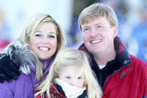 13-02-2008 KONINKLIJK HUIS;  KONINKLIJKE FAMILIE OP WINTERSPORTVAKANTIE IN LECH.
Koningin Beatrix - Prins Willem Alexander - Prinses Maxima met hun kinderen Amalia-Alexia en Ariane en Prins Constantijn met Prinses Laurentien met hun kinderen Eloise-Claus Casimir en Leonore zijn op wintersport vakantie in het prachtige Lech. Alexander en Maxima met hun kinderen verbleven in een gehuurde villa en Koningin Beatrix met Constantijn en Laurentien en de kinderen in hotel Post waar zij al vele jaren de naast gelegen villa huren.
foto: Albert den Iseger.13-02-2008 KONINKLIJK HUIS;  KONINKLIJKE FAMILIE OP WINTERSPORTVAKANTIE IN LECH.
Koningin Beatrix - Prins Willem Alexander - Prinses Maxima met hun kinderen Amalia-Alexia en Ariane en Prins Constantijn met Prinses Laurentien met hun kinderen Eloise-Claus Casimir en Leonore zijn op wintersport vakantie in het prachtige Lech. Alexander en Maxima met hun kinderen verbleven in een gehuurde villa en Koningin Beatrix met Constantijn en Laurentien en de kinderen in hotel Post waar zij al vele jaren de naast gelegen villa huren.
foto: Albert den Iseger.13-02-2008 KONINKLIJK HUIS;  KONINKLIJKE FAMILIE OP WINTERSPORTVAKANTIE IN LECH.
Koningin Beatrix - Prins Willem Alexander - Prinses Maxima met hun kinderen Amalia-Alexia en Ariane en Prins Constantijn met Prinses Laurentien met hun kinderen Eloise-Claus Casimir en Leonore zijn op wintersport vakantie in het prachtige Lech. Alexander en Maxima met hun kinderen verbleven in een gehuurde villa en Koningin Beatrix met Constantijn en Laurentien en de kinderen in hotel Post waar zij al vele jaren de naast gelegen villa huren.
foto: Albert den Iseger.13-02-2008 KONINKLIJK HUIS;  KONINKLIJKE FAMILIE OP WINTERSPORTVAKANTIE IN LECH.
Koningin Beatrix - Prins Willem Alexander - Prinses Maxima met hun kinderen Amalia-Alexia en Ariane en Prins Constantijn met Prinses Laurentien met hun kinderen Eloise-Claus Casimir en Leonore zijn op wintersport vakantie in het prachtige Lech. Alexander en Maxima met hun kinderen verbleven in een gehuurde villa en Koningin Beatrix met Constantijn en Laurentien en de kinderen in hotel Post waar zij al vele jaren de naast gelegen villa huren.
foto: Albert den Iseger.13-02-2008 KONINKLIJK HUIS;  KONINKLIJKE FAMILIE OP WINTERSPORTVAKANTIE IN LECH.
Koningin Beatrix - Prins Willem Alexander - Prinses Maxima met hun kinderen Amalia-Alexia en Ariane en Prins Constantijn met Prinses Laurentien met hun kinderen Eloise-Claus Casimir en Leonore zijn op wintersport vakantie in het prachtige Lech. Alexander en Maxima met hun kinderen verbleven in een gehuurde villa en Koningin Beatrix met Constantijn en Laurentien en de kinderen in hotel Post waar zij al vele jaren de naast gelegen villa huren.
foto: Albert den Iseger.13-02-2008 KONINKLIJK HUIS;  KONINKLIJKE FAMILIE OP WINTERSPORTVAKANTIE IN LECH.
Koningin Beatrix - Prins Willem Alexander - Prinses Maxima met hun kinderen Amalia-Alexia en Ariane en Prins Constantijn met Prinses Laurentien met hun kinderen Eloise-Claus Casimir en Leonore zijn op wintersport vakantie in het prachtige Lech. Alexander en Maxima met hun kinderen verbleven in een gehuurde villa en Koningin Beatrix met Constantijn en Laurentien en de kinderen in hotel Post waar zij al vele jaren de naast gelegen villa huren.
foto: Albert den Iseger.