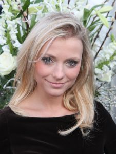 03-02-2009 SHOWBIZZ; ADDY V.D.KROMMENACKER LAAT MEER DAN 100 CREATIES WAPPEREN. Addy van den Krommenacker de maker van de weelderige avondjaponnen heeft in de mode wereld allang een gevestigde naam maar deed zijn naam eer aan om op de Amsterdam fashion week voor de eerste keer zijn modellen te tonen. Op een zelf ontworpen catwalk van spiegel platen met betoverend licht werd het weer een van de mooiste modeshows van de Amsterdam fashionweek. Vele Bn ers waren in het koude weer toch in grote getale op komen draven om03-02-2009 SHOWBIZZ; ADDY V.D.KROMMENACKER LAAT MEER DAN 100 CREATIES WAPPEREN. Addy van den Krommenacker de maker van de weelderige avondjaponnen heeft in de mode wereld allang een gevestigde naam maar deed zijn naam eer aan om op de Amsterdam fashion week voor de eerste keer zijn modellen te tonen. Op een zelf ontworpen catwalk van spiegel platen met betoverend licht werd het weer een van de mooiste modeshows van de Amsterdam fashionweek. Vele Bn ers waren in het koude weer toch in grote getale op komen draven om te gaan genieten van al het moois wat Addy en zijn modeteam weer lieten zien.
foto: Albert den Iseger. te gaan genieten van al het moois wat Addy en zijn modeteam weer lieten zien.
foto: Albert den Iseger.