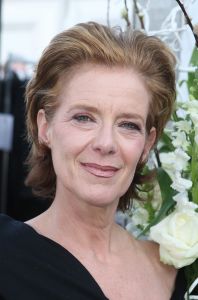 03-02-2009 SHOWBIZZ; ADDY V.D.KROMMENACKER LAAT MEER DAN 100 CREATIES WAPPEREN. Addy van den Krommenacker de maker van de weelderige avondjaponnen heeft in de mode wereld allang een gevestigde naam maar deed zijn naam eer aan om op de Amsterdam fashion week voor de eerste keer zijn modellen te tonen. Op een zelf ontworpen catwalk van spiegel platen met betoverend licht werd het weer een van de mooiste modeshows van de Amsterdam fashionweek. Vele Bn ers waren in het koude weer toch in grote getale op komen draven om te gaan genieten van al het moois wat Addy en zijn modeteam weer lieten zien.
foto: Albert den Iseger.