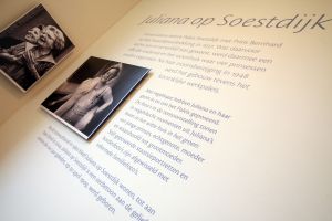 05-02-2009 KONINKLIJKHUIS: NOG NIET VERGETEN KONINGIN JULIANA. De prachtige foto tentoonstelling op Paleis Soestdijk is het begin van een jaar waarin haar honderdste geboortedag wordt herdacht. Een kijkje van wat er te zien is op deze prachtige foto tentoonstelling.
foto: Albert den Iseger.