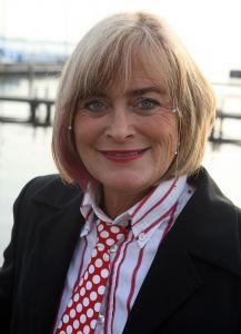 04-02-2009 SHOWBIZZ; RIA VALK VIERT 50 JARIG JUBILEUM ALS ARTIESTE. Veel artiesten waren naar Loosdrecht gekomen om samen met Ria het glas te heffen. Zo was daar haar ontdekker Peter Koelewijn en tal van andere vrienden uit het vak. Ria die tegenwoordig in de buurt van Marbella woont was in haar nopjes over zoveel aandacht en zong voor de aanwezige een prachtig lied. Ook haar dochter Monique en kleindochter Sam waren aanwezig, partner Herman en huisvriend Fred waren blij dat de familie weer in goede gezondheid bij elkaar waren. 
foto: Albert den Iseger.