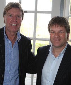 19-11-2009 SHOWBIZZ; SPORTHELDEN VAN WELEER HEFFEN HET GLAS OP FEEST. De tongen raakten los op het wijnfeest in Oisterwijk waar vele sporthelden elkaar troffen.
foto: Albert den Iseger.