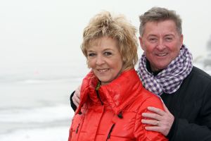 26-02-2010 SHOWBIZZ; ANNY SCHILDER EN JAN KEIZER ALS DUO VERDER. Jan Keizer en Anny Schilder gaan samen verder als duo. Het duo gaat samen weer optreden en een single en een album maken.Ook is er sprake van een tv special. Anny Schilder was van 1976 tot 1984 zangeres van BZN. 3 jaar terug werd BZN opgeheven door een beslissing van Jan Keizer. Binnenkort kunnen de fans weer gaan genieten van alle succesnummers van Jan en Anny.
foto: Albert den Iseger.