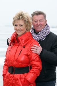 26-02-2010 SHOWBIZZ; ANNY SCHILDER EN JAN KEIZER ALS DUO VERDER. Jan Keizer en Anny Schilder gaan samen verder als duo. Het duo gaat samen weer optreden en een single en een album maken.Ook is er sprake van een tv special. Anny Schilder was van 1976 tot 1984 zangeres van BZN. 3 jaar terug werd BZN opgeheven door een beslissing van Jan Keizer. Binnenkort kunnen de fans weer gaan genieten van alle succesnummers van Jan en Anny.
foto: Albert den Iseger.