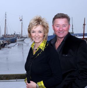 26-02-2010 SHOWBIZZ; ANNY SCHILDER EN JAN KEIZER ALS DUO VERDER. Jan Keizer en Anny Schilder gaan samen verder als duo. Het duo gaat samen weer optreden en een single en een album maken.Ook is er sprake van een tv special. Anny Schilder was van 1976 tot 1984 zangeres van BZN. 3 jaar terug werd BZN opgeheven door een beslissing van Jan Keizer. Binnenkort kunnen de fans weer gaan genieten van alle succesnummers van Jan en Anny.
foto: Albert den Iseger.