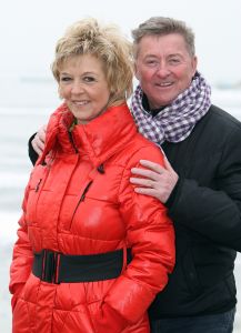 26-02-2010 SHOWBIZZ; ANNY SCHILDER EN JAN KEIZER ALS DUO VERDER. Jan Keizer en Anny Schilder gaan samen verder als duo. Het duo gaat samen weer optreden en een single en een album maken.Ook is er sprake van een tv special. Anny Schilder was van 1976 tot 1984 zangeres van BZN. 3 jaar terug werd BZN opgeheven door een beslissing van Jan Keizer. Binnenkort kunnen de fans weer gaan genieten van alle succesnummers van Jan en Anny.
foto: Albert den Iseger.