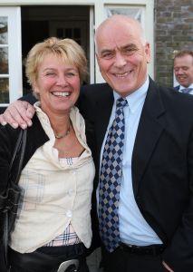 19-11-2009 SHOWBIZZ; SPORTHELDEN VAN WELEER HEFFEN HET GLAS OP FEEST. De tongen raakten los op het wijnfeest in Oisterwijk waar vele sporthelden elkaar troffen.
foto: Albert den Iseger.