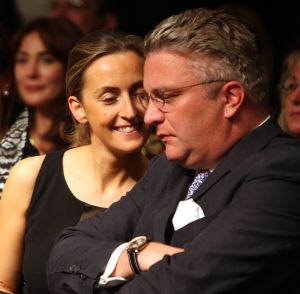 10-02-2010 KONINKLIJK HUIS: HUWELIJK VAN PRINS LAURENT EN ZIJN CLAIRE OP DE HELLING?. Verschillende inside bronnen weten het zeker.Het zou een kwestie van enkele weken zijn voordat Claire de scheiding difinitief openbaar maakt. Ze is klaar met de wispelturige Laurent. Ze heeft het gehad met haar prins en met zijn levensstijl. De geruchten over de scheiding staken vorig jaar al de kop op maar werden elke keer ontkend. Lanrent en Claire hebben 3 kinderen Nicolas-Aymeric een tweeling van 4 jaar en Louise van 6 jaar. Het paar trouwde op 12 April 2003. De charmante Clair werd door Laurent gedegradeerd tot huissloof zo roepen veel critici in Belgie. Laurent is geen makkelijke vent om samen mee te leven aldus  Belgische sceptici.
foto: Albert den Iseger.