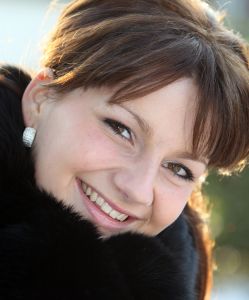 17-02-2010 SHOWBIZZ; SIENEKE PEETERS GAAT NAAR REGINA COELI OM ENGELS TE LEREN. Waarschijnlijk gaat Sieneke binnenkort naar de nonnen toe in Vught om haar engels op een hoger niveau te krijgen. Altijd makkelijk voor straks in Oslo om goed te kunnen communiseren met andere artiesten. In 2007 bracht Sieneke een cd uit met zes covers van hit nummers uit de jaren 1980. Vanaf 11 februari ligt de single SHA-LA-LIE in de winkel en is deze week binnen gekomen op nr. 13 van de top 100. 
foto: Albert den Iseger.
