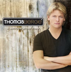 23-02-2010 SHOWBIZZ; THOMAS BERGE NWE SINGLE DEZE IN DE WINKEL. Thomas nieuwe single met de titel \