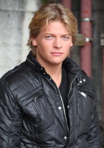 23-02-2010 SHOWBIZZ; THOMAS BERGE NWE SINGLE DEZE IN DE WINKEL. Thomas nieuwe single met de titel \