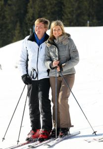23-02-2011 KONINKLIJK HUIS: KONINKLIJKE FAMILIE OP WINTERSPORT IN LECH.Prins Willem-Alexander, Prinses Maxima,   Prinsessen Amalia, Alexia en Ariana. Koningin Beatrix, Prins Constantijn, Prinses Laurentien, Gravin  Eloise, Claus-Casimir en Leonore,Prinses Mabel en Prins Friso met hun kinderen Luana en Zaria poseerden weer voor de media in het Oostenrijkse Lech.
foto: Albert den Iseger.