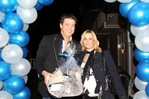 15-02-2011 SHOWBIZZ; JAAP BUIJS WORDT 65 JAAR EN DAAROM EEN FEESTJE. Het was een verrassingsfeestje voor Jaap Buijs georganisserd door zijn zoon en dochter. Hotel Spaander aan de Dijk was omgetoverd in een zeer sfeervol paleisje voor de jarige loco burgemeester van Volendam.
foto: Albert den Iseger