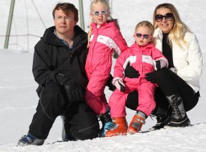 23-02-2011 KONINKLIJK HUIS: KONINKLIJKE FAMILIE OP WINTERSPORT IN LECH.Prins Willem-Alexander, Prinses Maxima,   Prinsessen Amalia, Alexia en Ariana. Koningin Beatrix, Prins Constantijn, Prinses Laurentien, Gravin  Eloise, Claus-Casimir en Leonore,Prinses Mabel en Prins Friso met hun kinderen Luana en Zaria poseerden weer voor de media in het Oostenrijkse Lec23-02-2011 KONINKLIJK HUIS: KONINKLIJKE FAMILIE OP WINTERSPORT IN LECH.Prins Willem-Alexander, Prinses Maxima,   Prinsessen Amalia, Alexia en Ariana. Koningin Beatrix, Prins Constantijn, Prinses Laurentien, Gravin  Eloise, Claus-Casimir en Leonore,Prinses Mabel en Prins Friso met hun kinderen Luana en Zaria poseerden weer voor de media in het Oostenrijkse Lech.
foto: Albert den Iseger.h.
foto: Albert den Iseger.