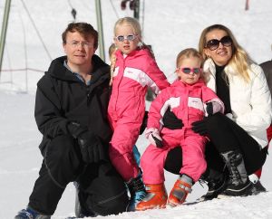 23-02-2011 KONINKLIJK HUIS: KONINKLIJKE FAMILIE OP WINTERSPORT IN LECH.Prins Willem-Alexander, Prinses Maxima,   Prinsessen Amalia, Alexia en Ariana. Koningin Beatrix, Prins Constantijn, Prinses Laurentien, Gravin  Eloise, Claus-Casimir en Leonore,Prinses Mabel en Prins Friso met hun kinderen Luana en Zaria poseerden weer voor de media in het Oostenrijkse Lech.
foto: Albert den Iseger.