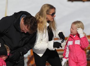 23-02-2011 KONINKLIJK HUIS: KONINKLIJKE FAMILIE OP WINTERSPORT IN LECH.Prins Willem-Alexander, Prinses Maxima,   Prinsessen Amalia, Alexia en Ariana. Koningin Beatrix, Prins Constantijn, Prinses Laurentien, Gravin  Eloise, Claus-Casimir en Leonore,Prinses Mabel en Prins Friso met hun kinderen Luana en Zaria poseerden weer voor de media in het Oostenrijkse Lech.
foto: Albert den Iseger.